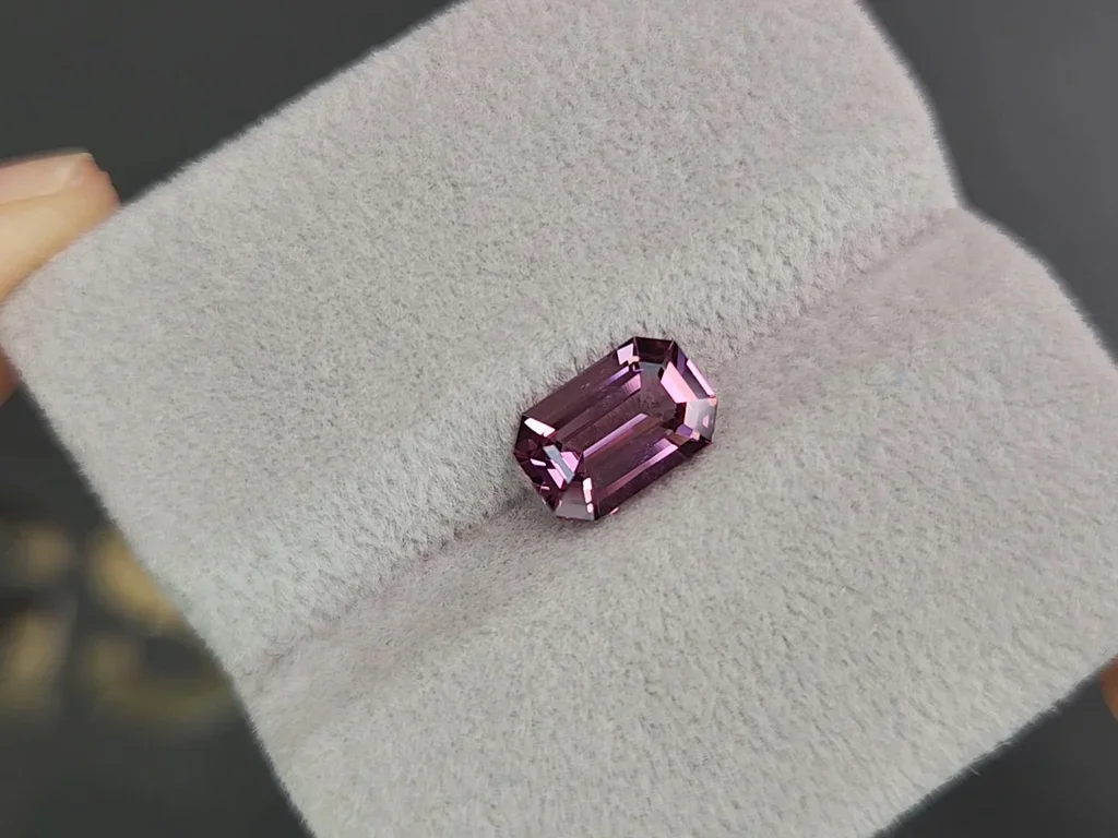 Burmese pink spinel octagon cut 1.92 carats   Image №4