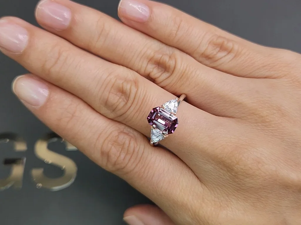 Burmese pink spinel octagon cut 1.92 carats   Image №5