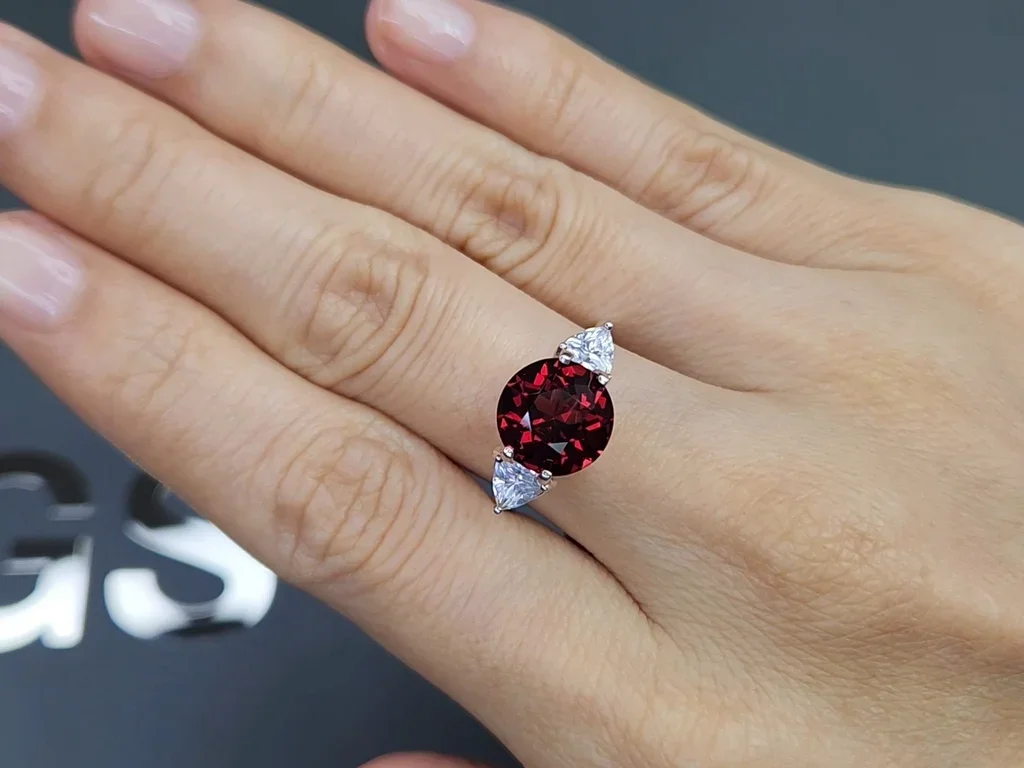 Red-orange rhodolite garnet in round cut 3.84 carats, Tanzania Image №5