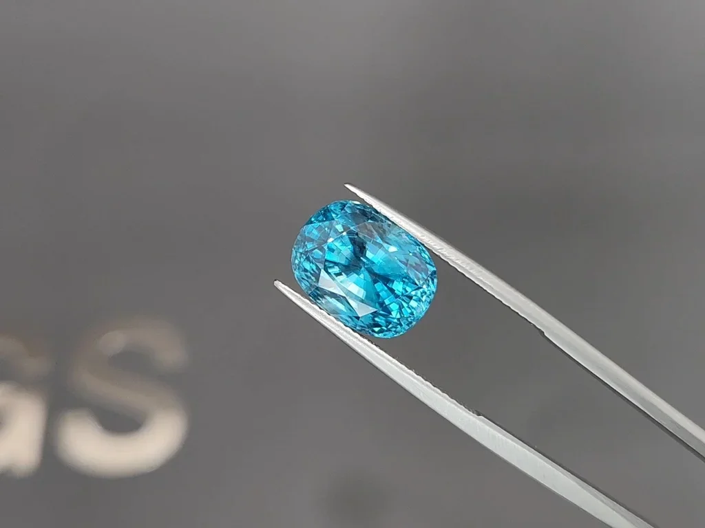 Large blue zircon in oval cut 12.98 carats, Cambodia  Image №3