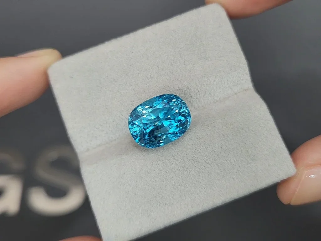 Large blue zircon in oval cut 12.98 carats, Cambodia  Image №4