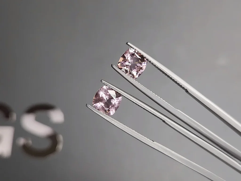 Pair of pink morganites in cushion cut  2.82 carats, Madagascar Image №3
