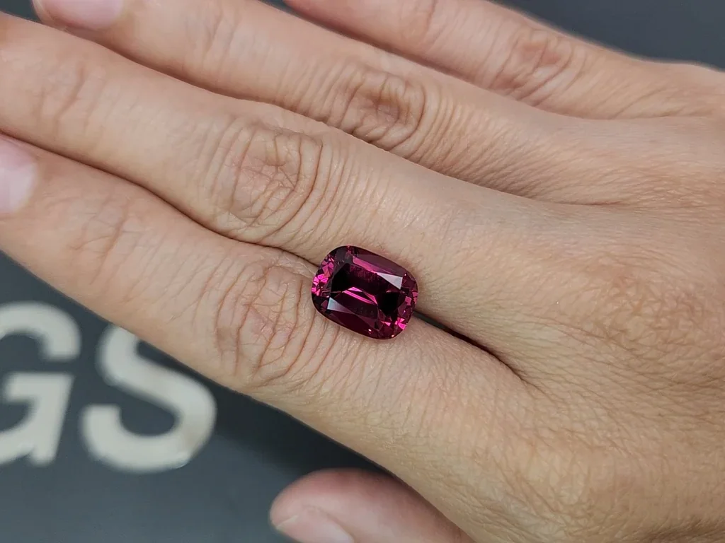 Garnet rhodolite cushion cut 6.69 carats, Tanzania Image №2