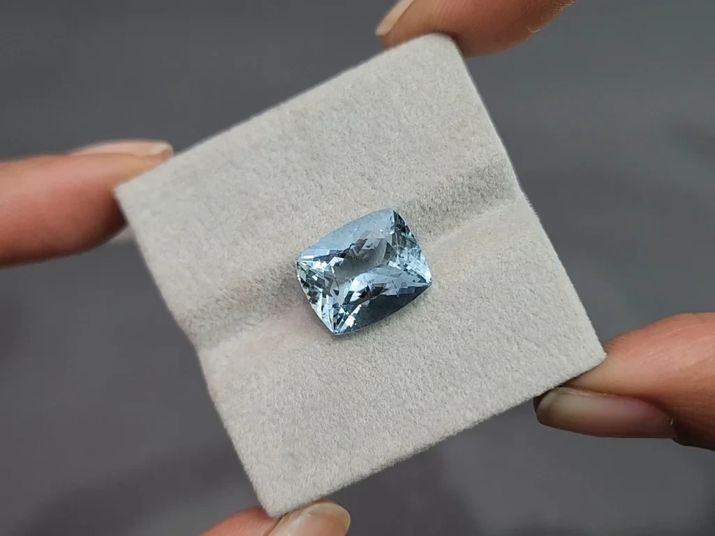 Aquamarine cushion cut  7.05 carats, Madagascar  Image №4
