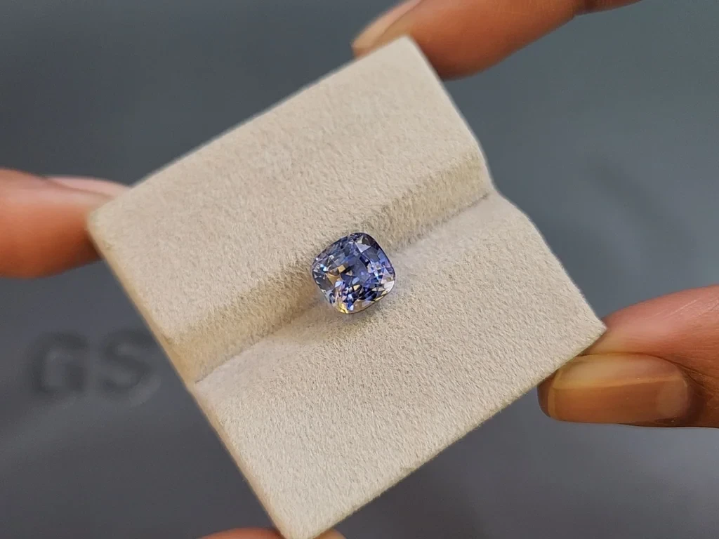 Unheated sapphire Bi-color cushion cut 4.15 carats, Sri Lanka Image №4