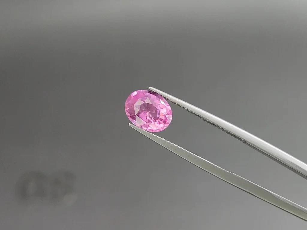 Pink spinel Mahenge oval cut  2.20 carats, Tanzania Image №3