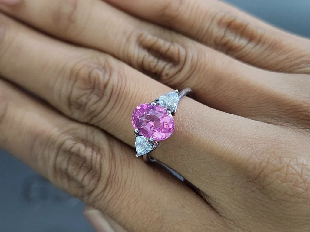 Pink spinel Mahenge oval cut  2.20 carats, Tanzania Image №5