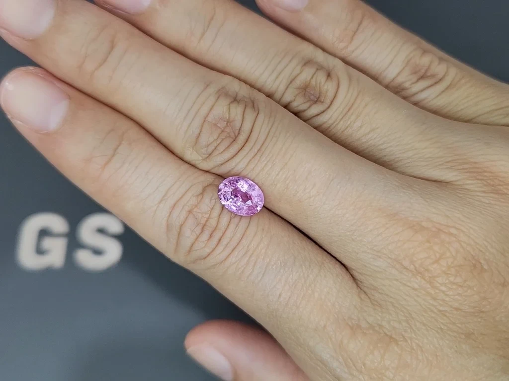 Unheated pink sapphire oval cut 2.05 carats, Sri Lanka Image №2