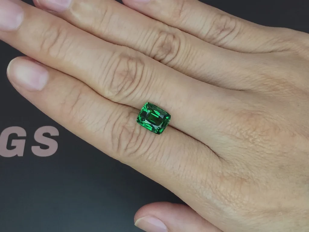 Tsavorite garnet cushion cut 3.54 carats, Tanzania Image №2