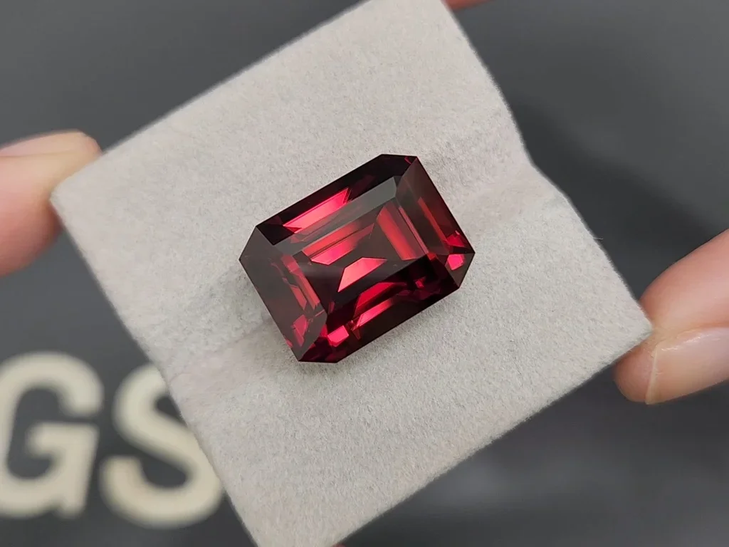 Octagon Cut Intense Red Zircon 34.95ct  Image №4
