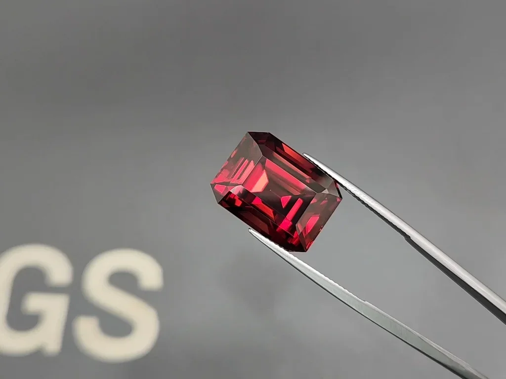 Octagon Cut Intense Red Zircon 34.95ct  Image №3