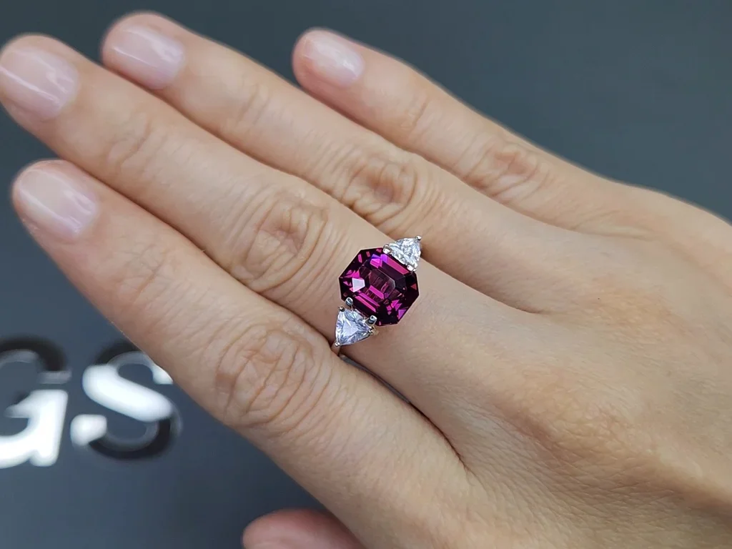Octagon cut rhodolite garnet 4.09 carats, Tanzania Image №5
