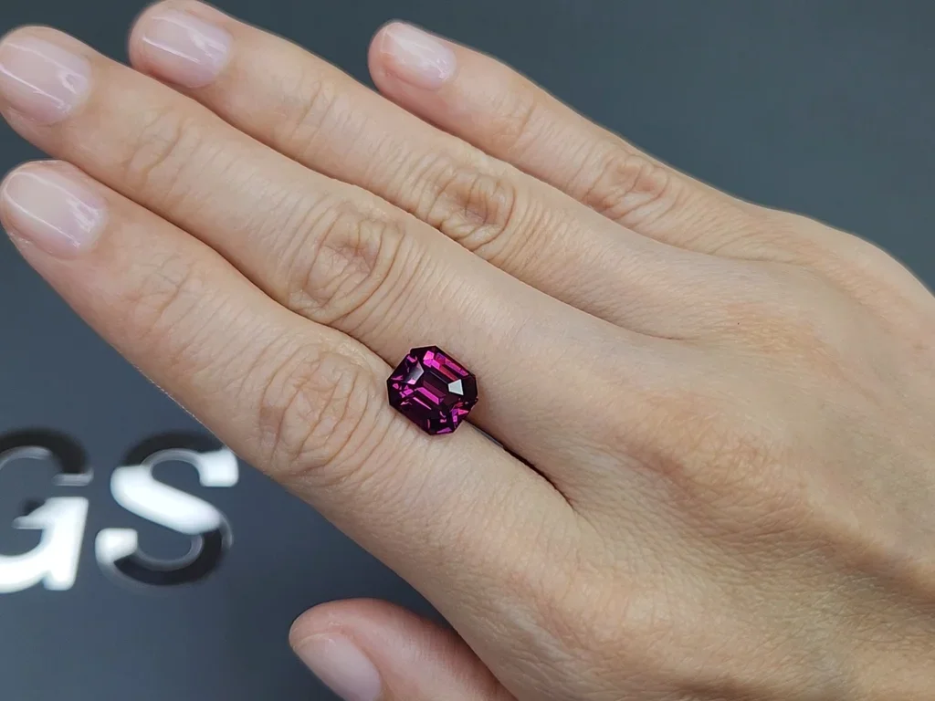 Octagon cut rhodolite garnet 4.09 carats, Tanzania Image №2