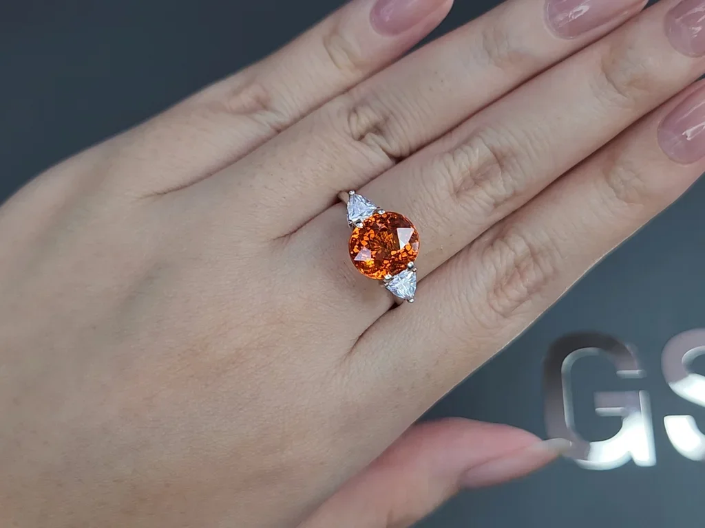 Spessartine garnet in oval cut 5.02 carats, Africa Image №5
