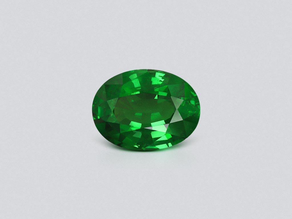 Vivid Green tsavorite garnet in oval cut 7.04 carats, Tanzania  Image №1