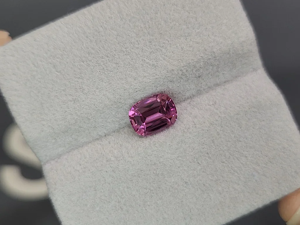 Rhodolite garnet cushion cut 1.64 carats, Tanzania Image №4