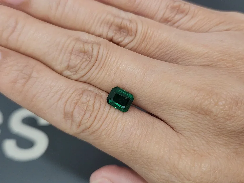 Emerald Vivid Green octagon cut 1.72 carats, Panjshir  Image №2