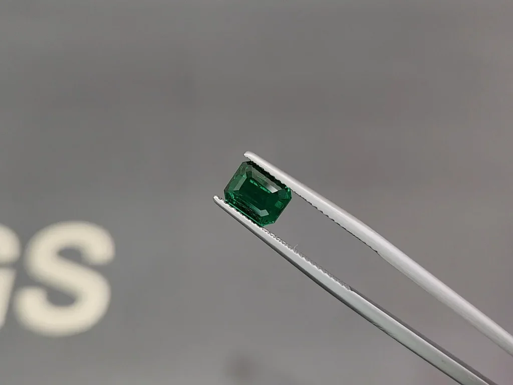 Emerald Vivid Green octagon cut 1.72 carats, Panjshir  Image №3