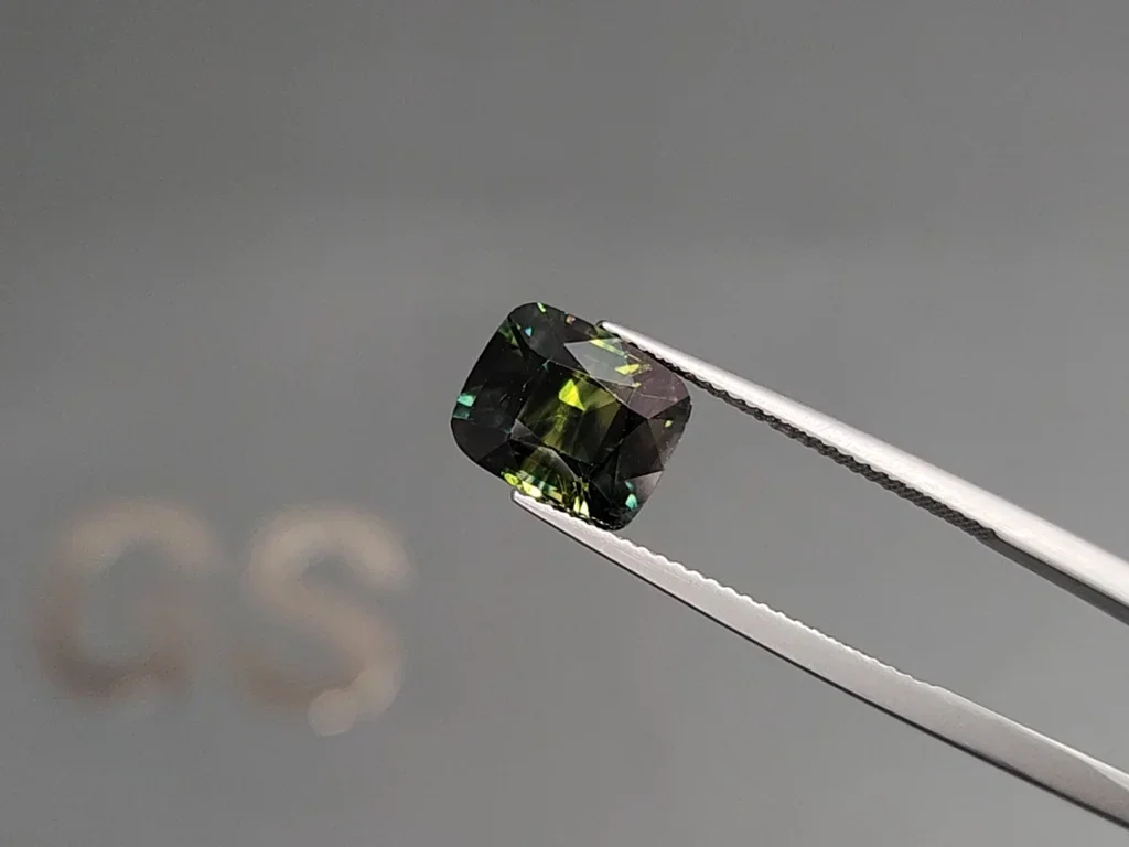 Sapphire Bi-color cushion cut 4.32 carats, Madagascar Image №3