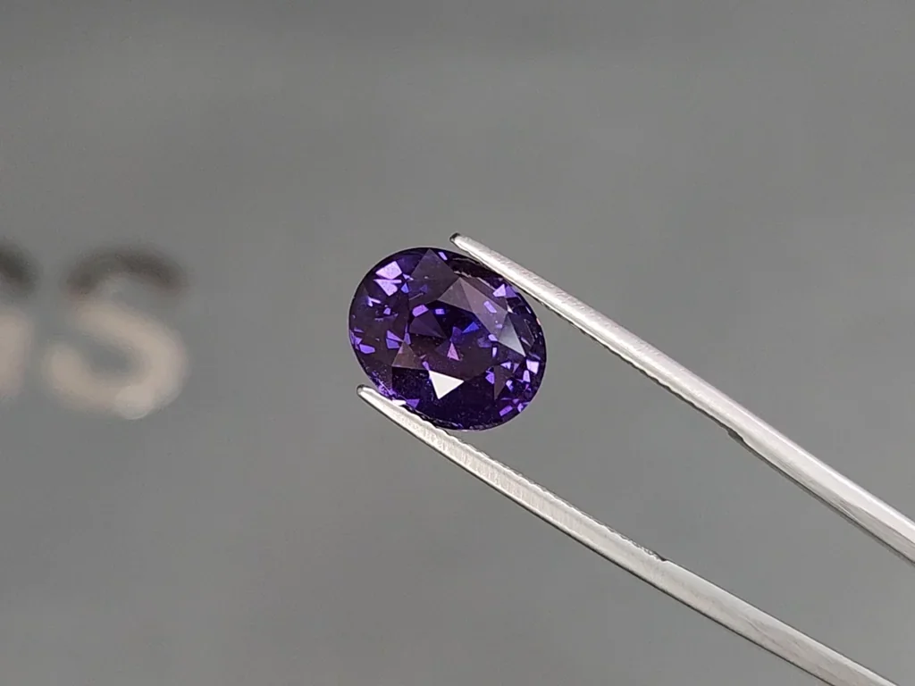 Purple sapphire oval cut 7.20 carats, Sri Lanka Image №3