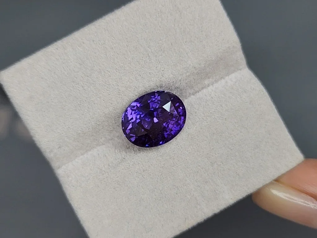 Purple sapphire oval cut 7.20 carats, Sri Lanka Image №4