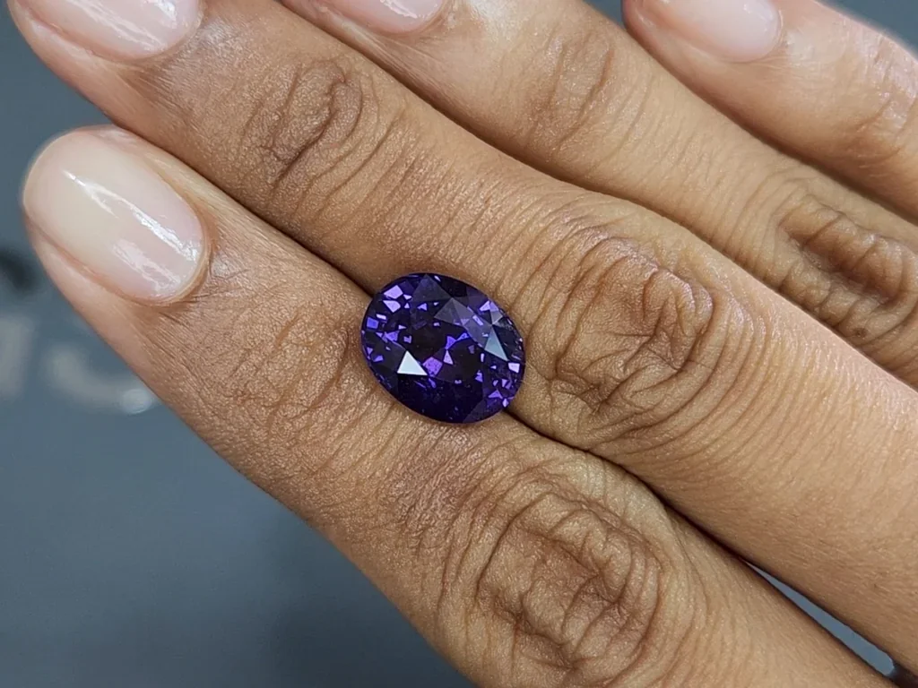 Purple sapphire oval cut 7.20 carats, Sri Lanka Image №2