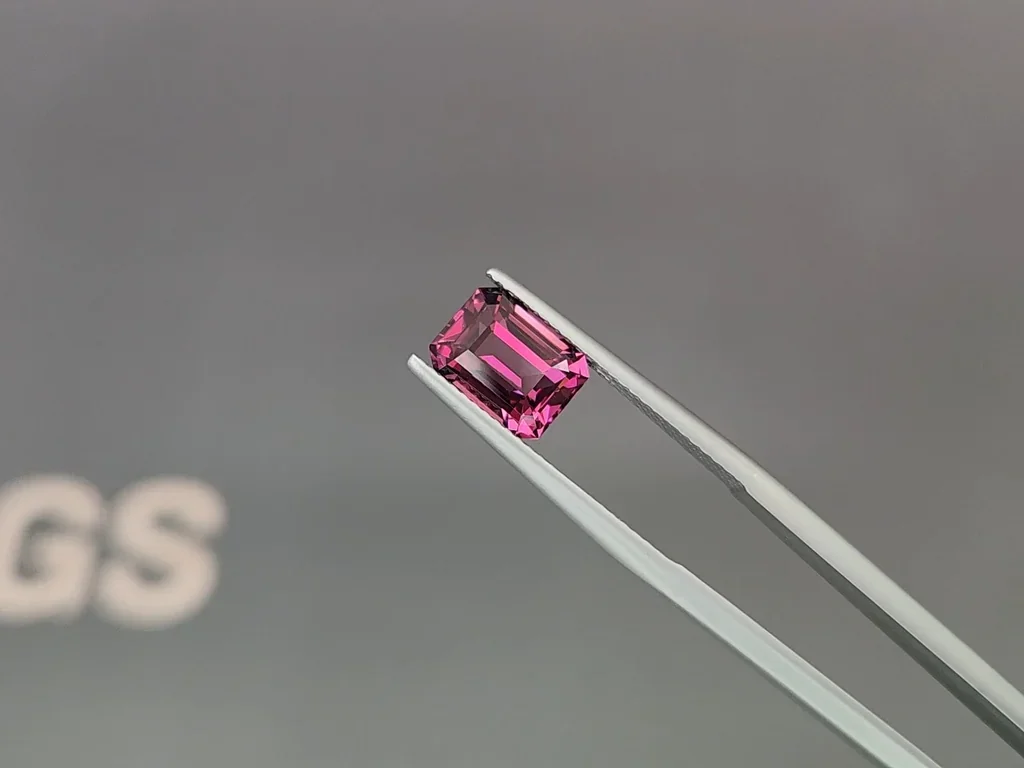 Purple garnet octagon cut 3.31 carats, Africa Image №3