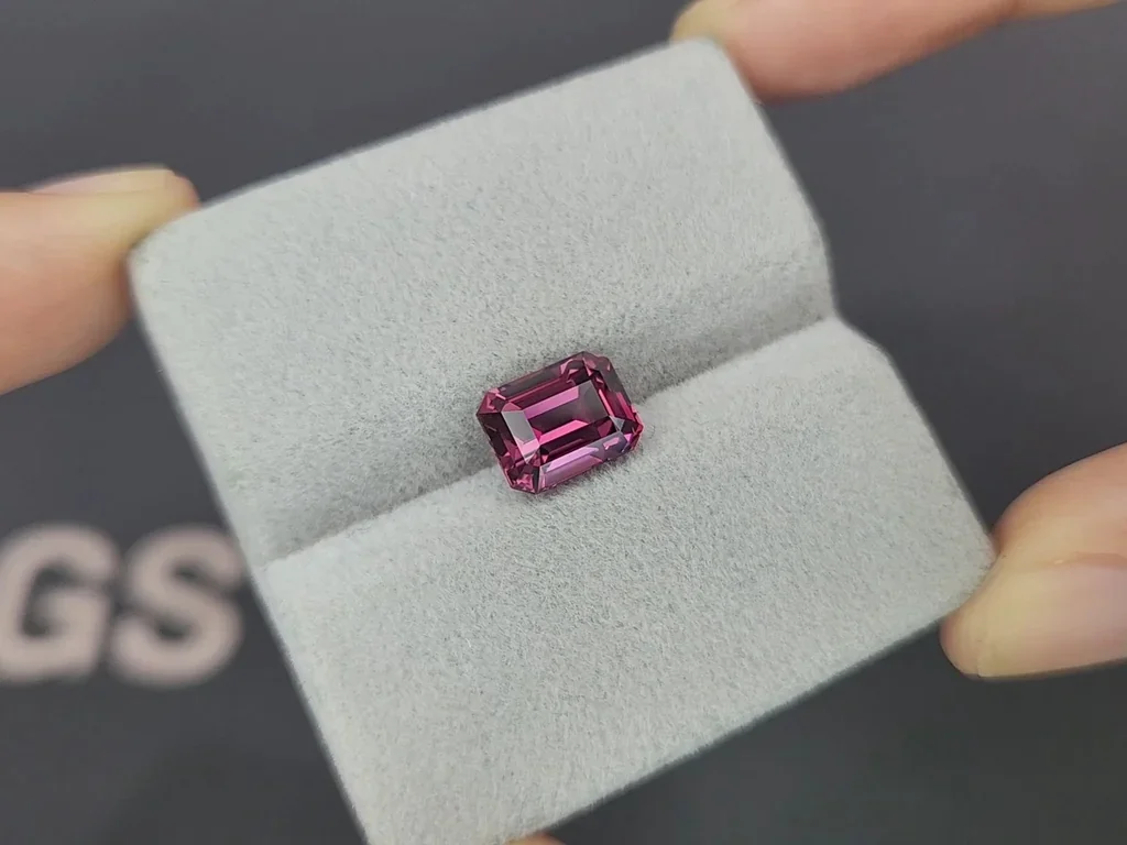 Purple garnet octagon cut 3.31 carats, Africa Image №4