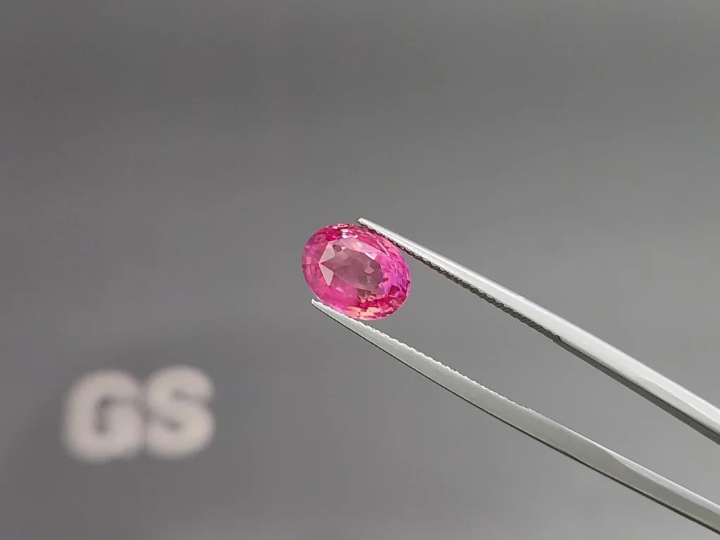 Rare unheated Padparadscha sapphire in oval cut 4.10 carats, Sri Lanka  Image №3