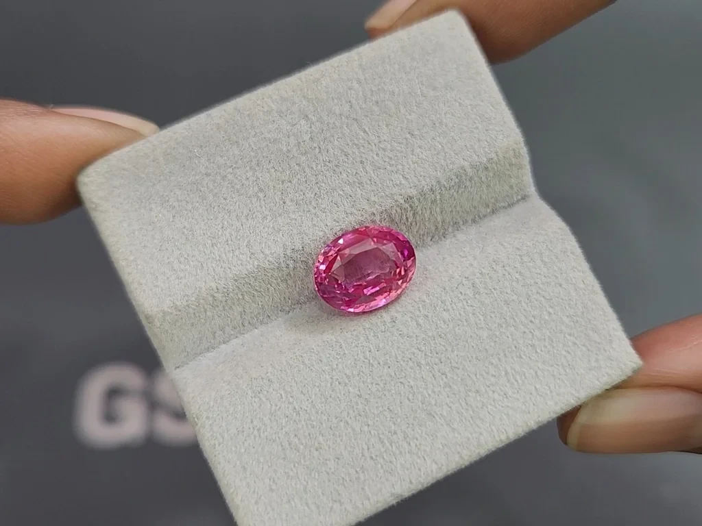 Rare unheated Padparadscha sapphire in oval cut 4.10 carats, Sri Lanka  Image №4