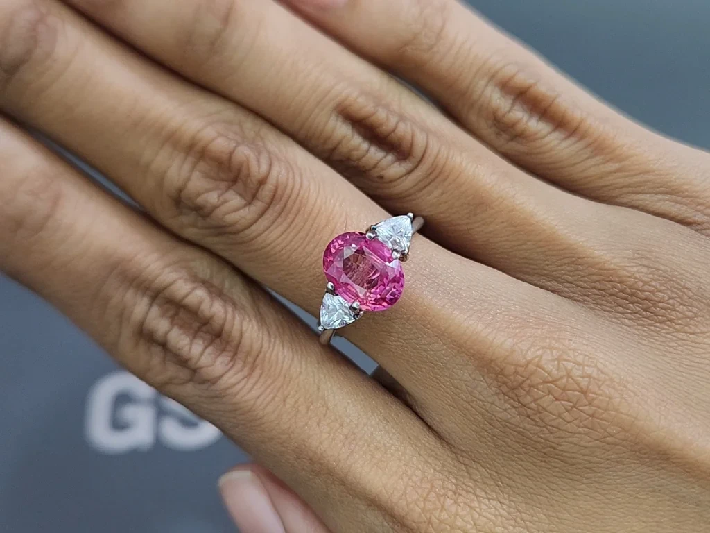 Rare unheated Padparadscha sapphire in oval cut 4.10 carats, Sri Lanka  Image №5