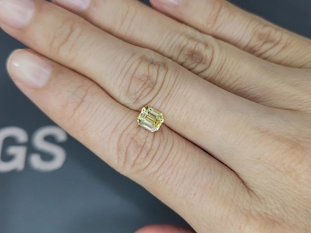 Unheated yellow sapphire octagon cut 1.16 carats, Sri Lanka Image №2