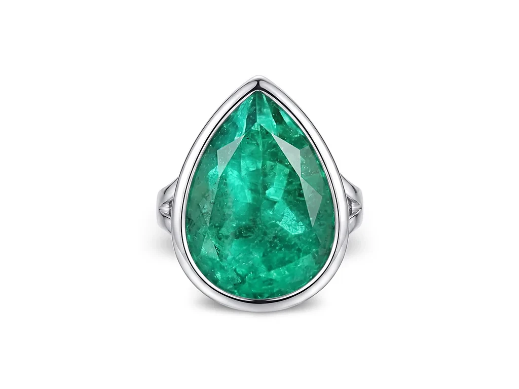 Ring with 14.99 ct Colombian emerald and diamonds, set in 900 platinum Image №1