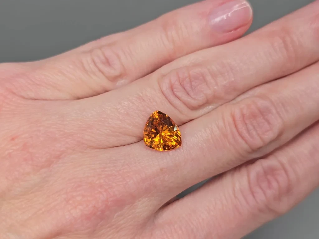 Garnet spessartine rare colored Fanta trillion cut 4.07 carats, Africa Image №2
