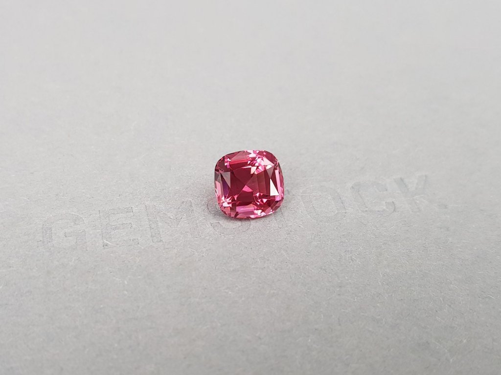 Vivid pink rubellite in cushion cut 2.95 ct, Africa Image №3