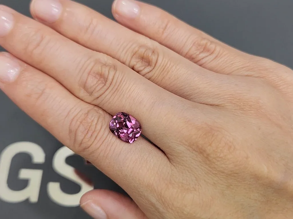 Cushion cut rhodolite 3.87 carats  Image №2