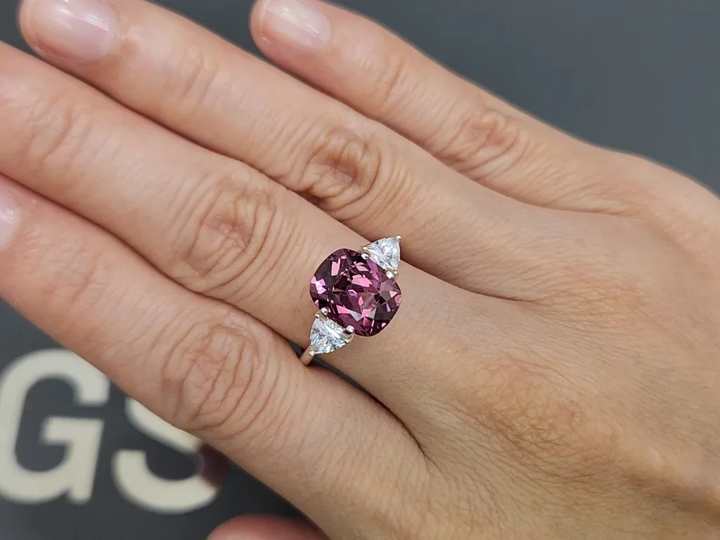 Cushion cut rhodolite 3.87 carats  Image №5