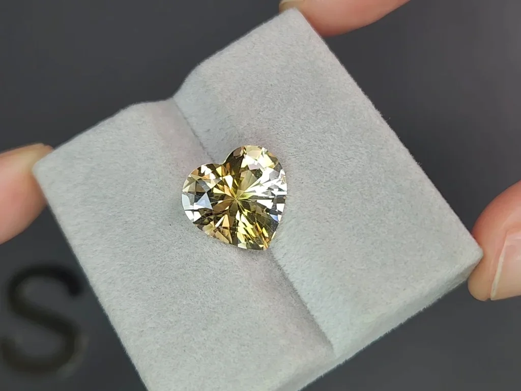 Citrine in a high-precision heart cut 5.03 carats, Africa Image №4