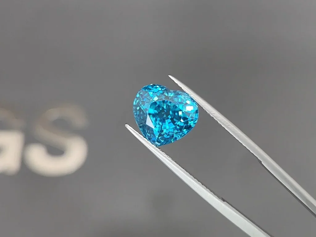 Blue zircon in heart shape 10.00 carats, Cambodia  Image №3