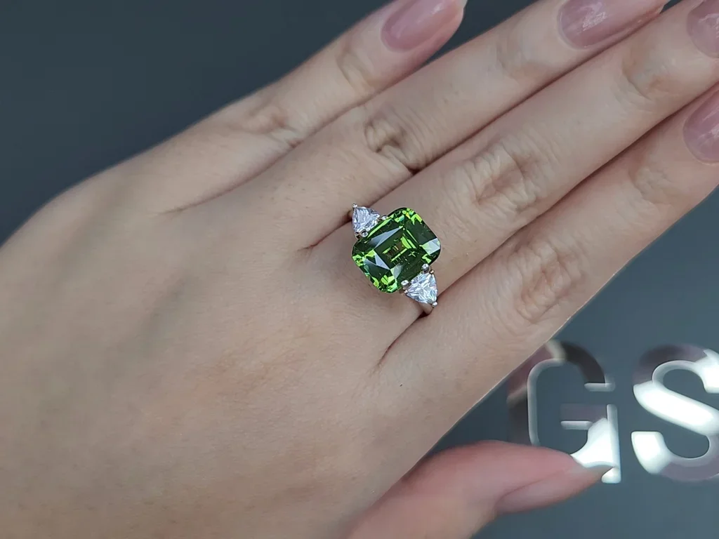 Green zircon in сushion cut 5.45 carats, Sri Lanka Image №5