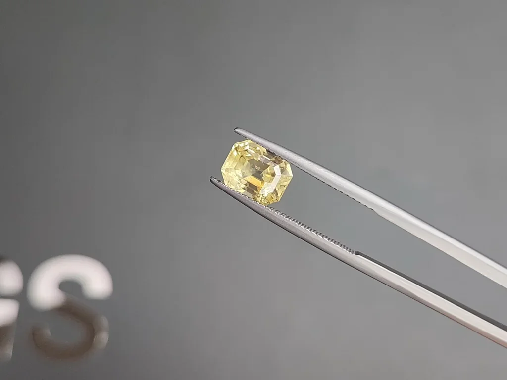 Unheated Pastel Yellow sapphire in octagon cut 3.33 carats, Sri Lanka Image №3
