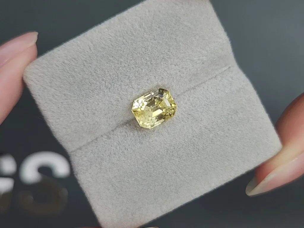 Unheated Pastel Yellow sapphire in octagon cut 3.33 carats, Sri Lanka Image №4