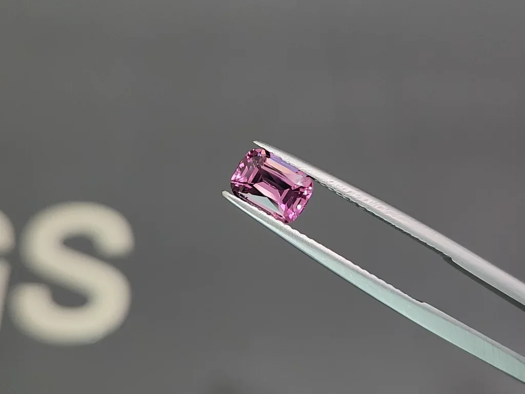 Rhodolite garnet cushion cut 1.55 carats, Tanzania Image №3