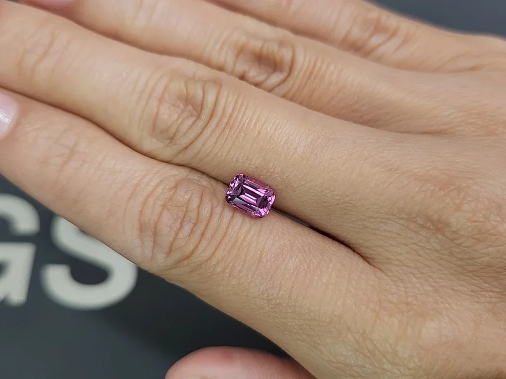 Rhodolite garnet cushion cut 1.55 carats, Tanzania Image №2