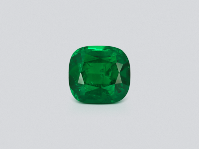 Emerald Vivid Green cushion cut 1.84 carats, Pakistan photo
