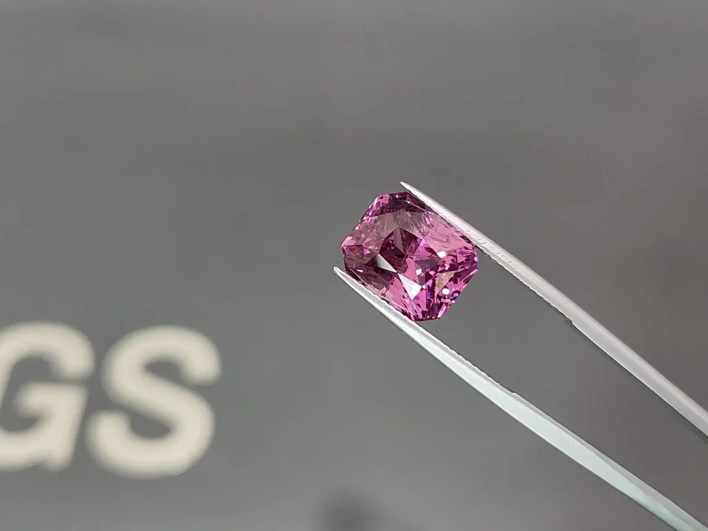 Pink spinel radiant cut  9.25 carats, Tanzania Image №3
