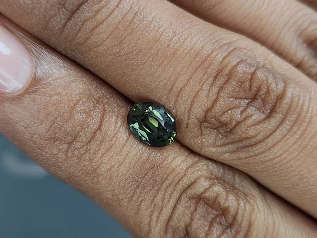 Unheated green sapphire oval cut 1.61 carats, Sri Lanka Image №2