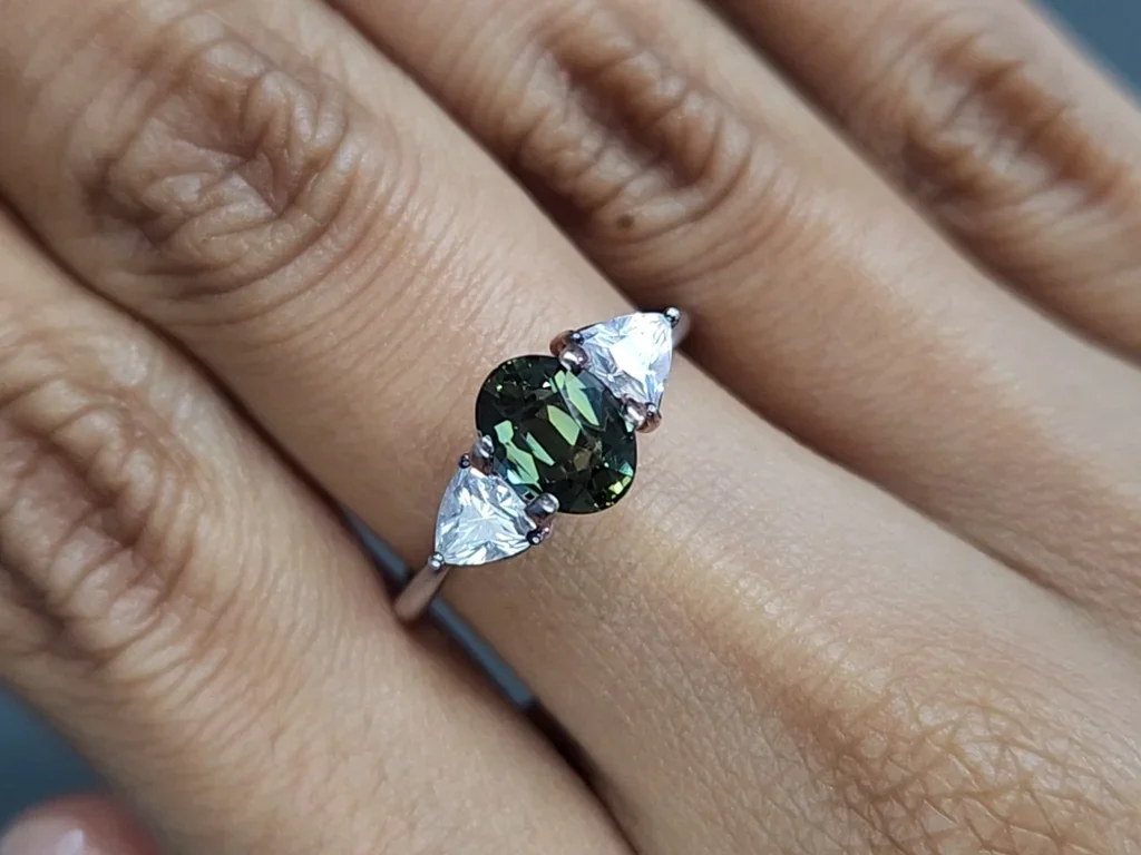 Unheated green sapphire oval cut 1.61 carats, Sri Lanka Image №5