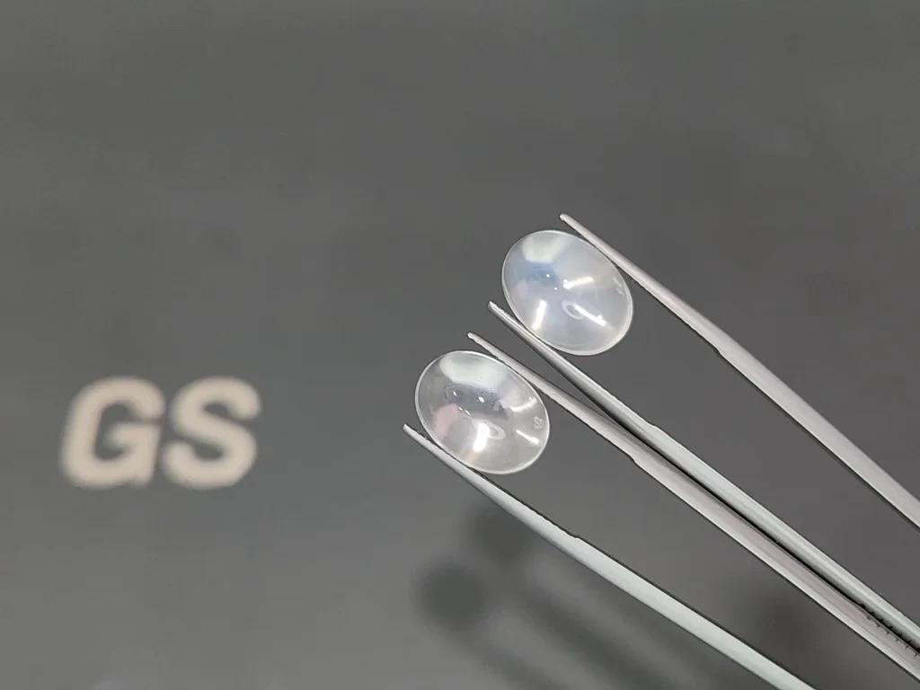 Pair of moonstones in cabochon cut 16.89 carats, Burma Image №3
