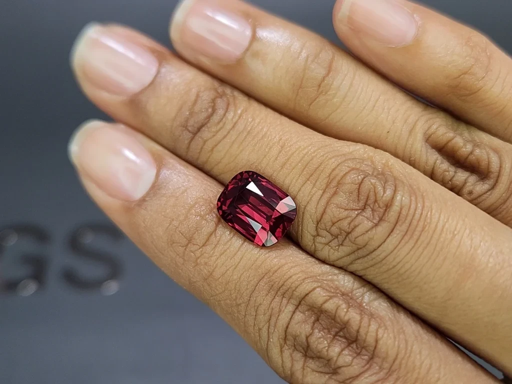 Garnet  cushion cut  5.08 carats, Africa Image №2
